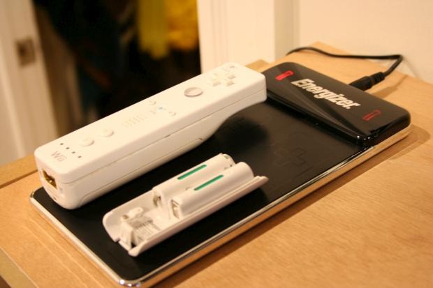 forbundet Jernbanestation klæde sig ud Review: Energizer Flat Panel 2X Charging System for Wii | TechCrunch