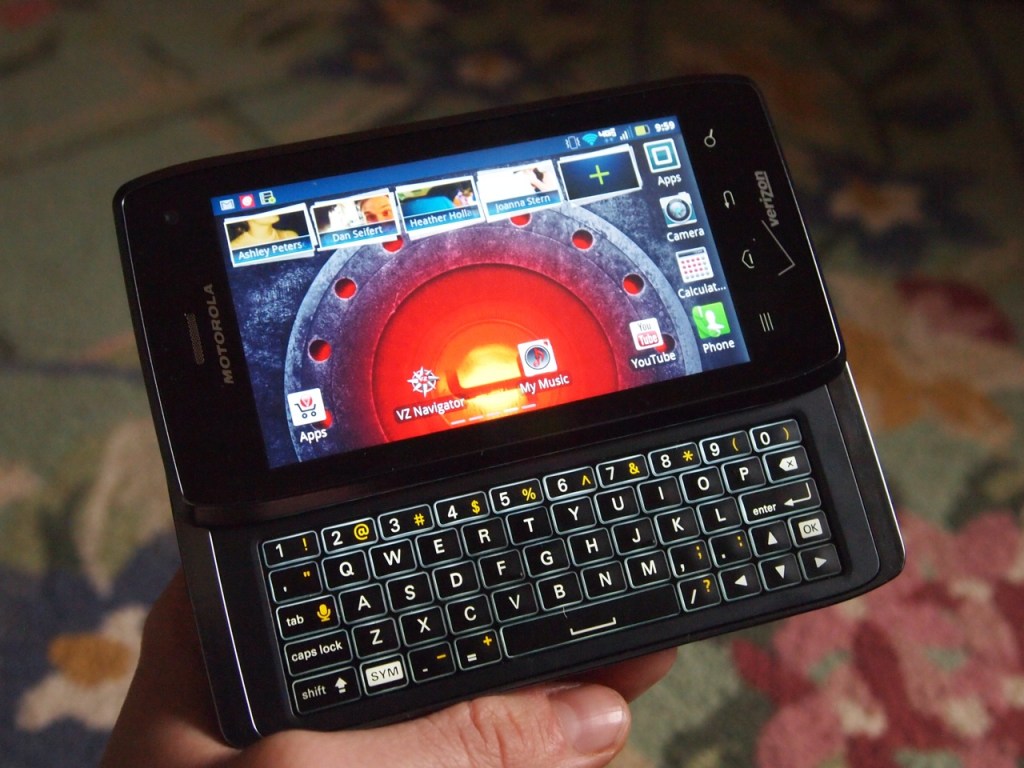 Motorola Droid Review: This Keyboard Rocks, But That's About It | TechCrunch