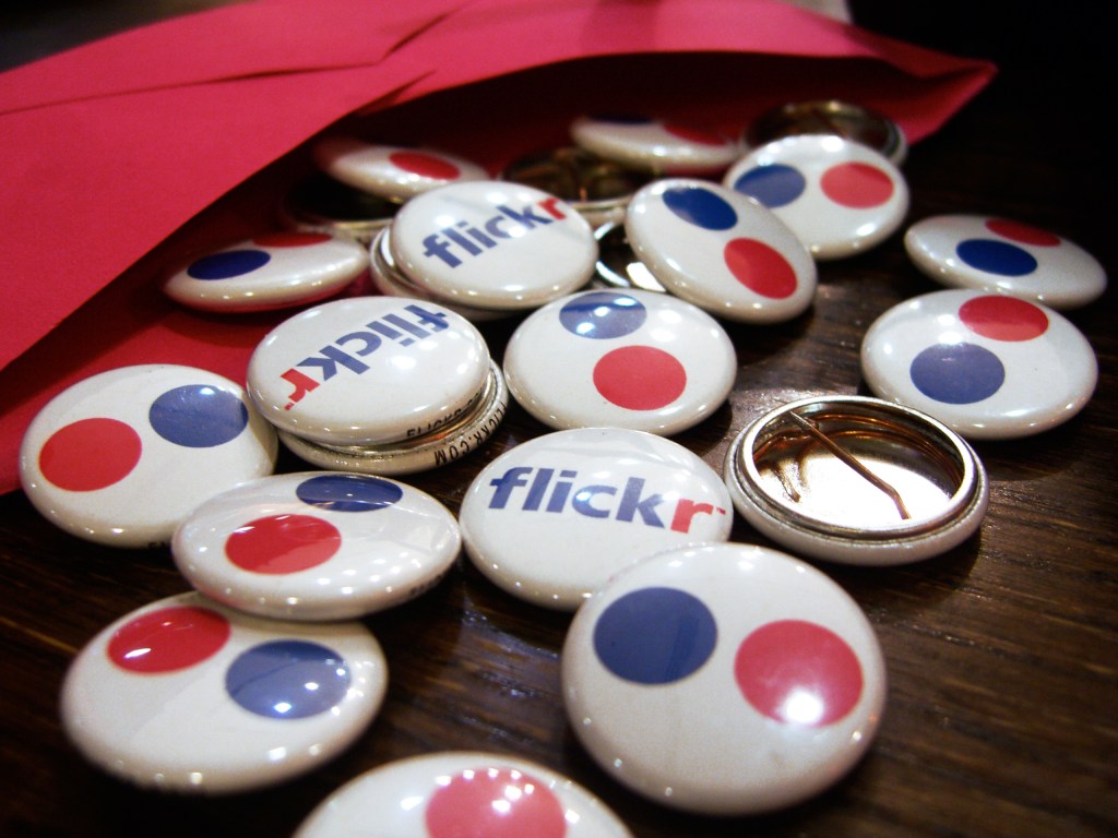 a pile of Flickr buttons