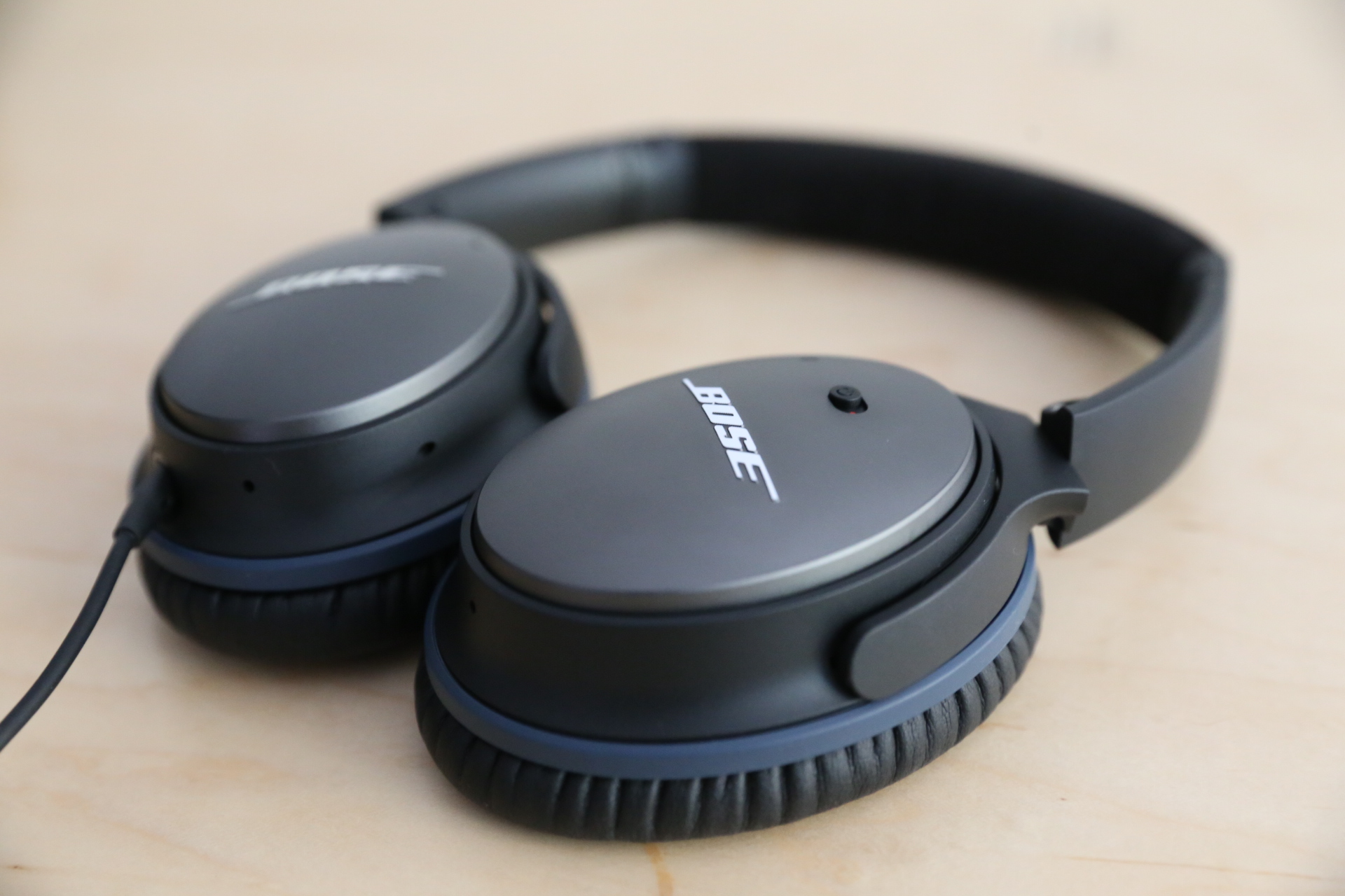 Bose QuietComfort 25 Review: Bose Pads Its Lead In Noise-Cancelling  Headphones | TechCrunch