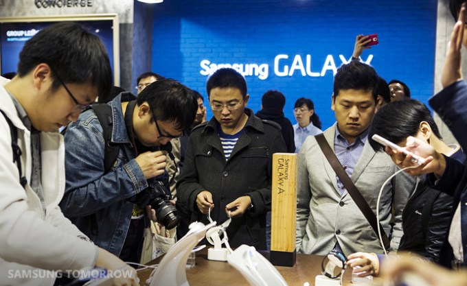 Samsung-Opens-Exclusive-Galaxy-Lifestyle-Store-in-Beijing-China_워터마크01