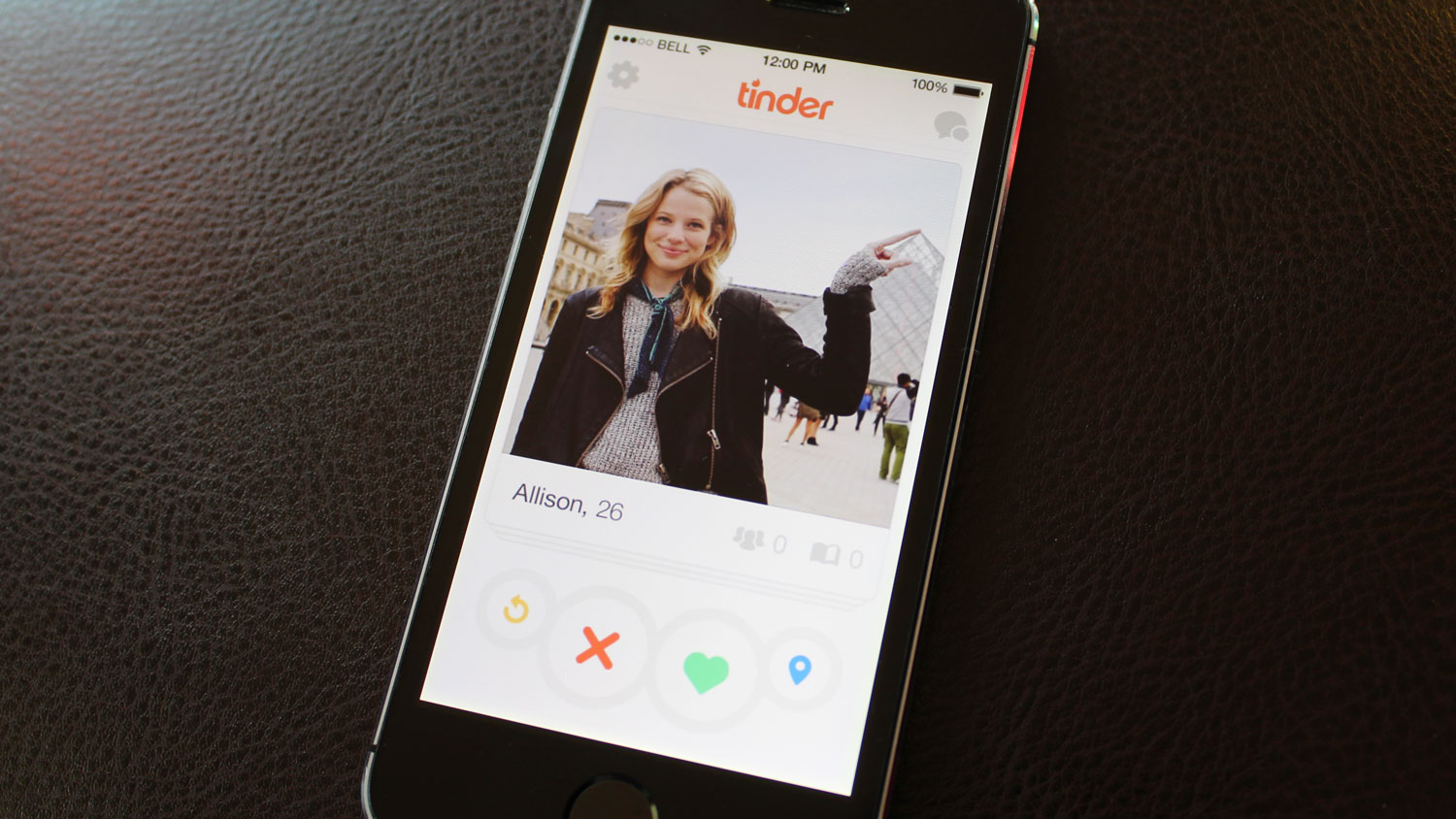 How can you know if someone is using tinder plus