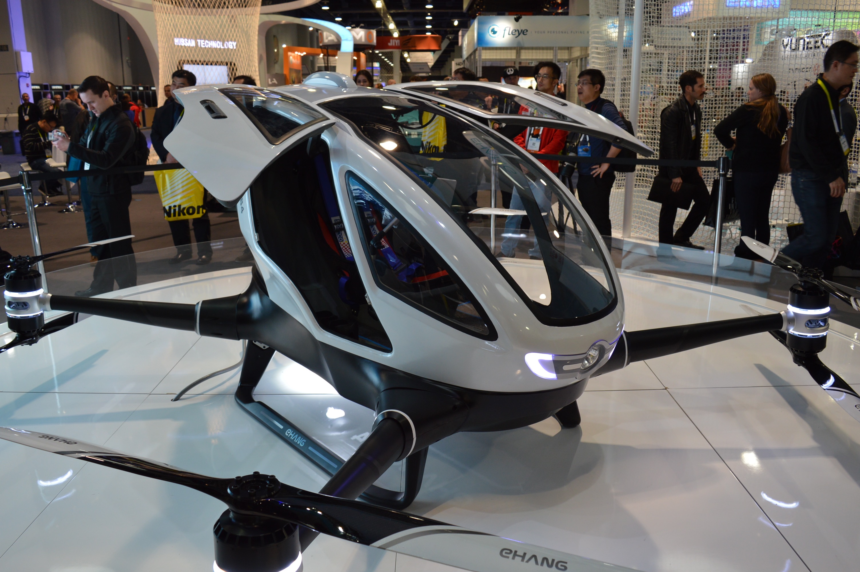 malm Ventilere Manifold The EHang 184 Is A Human-Sized Drone Taking Off At CES | TechCrunch