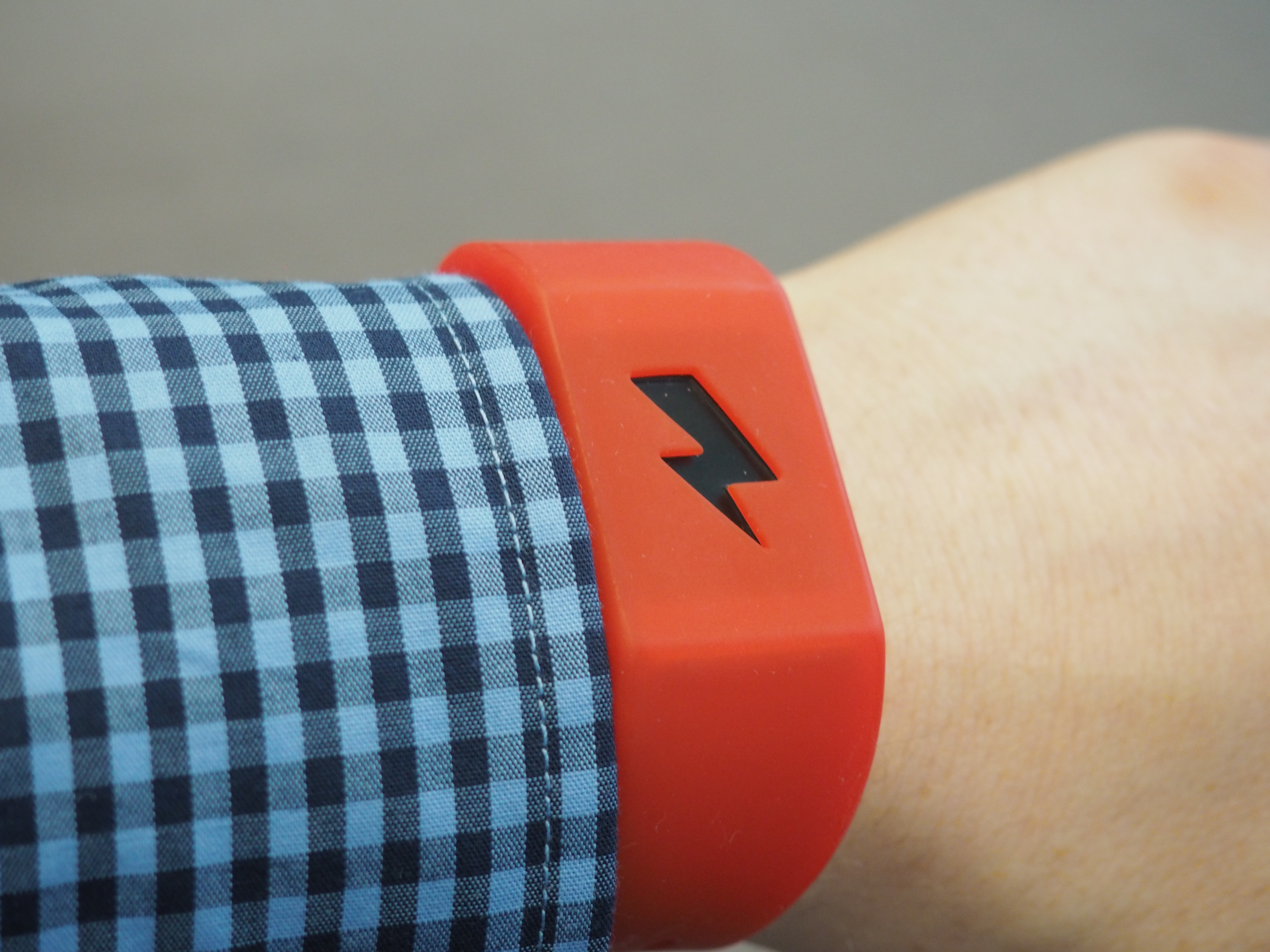 TechTools Vibrating Alarm Clock - Shake N Wake - Silent Alarm Wristban –  The Gadget Collective