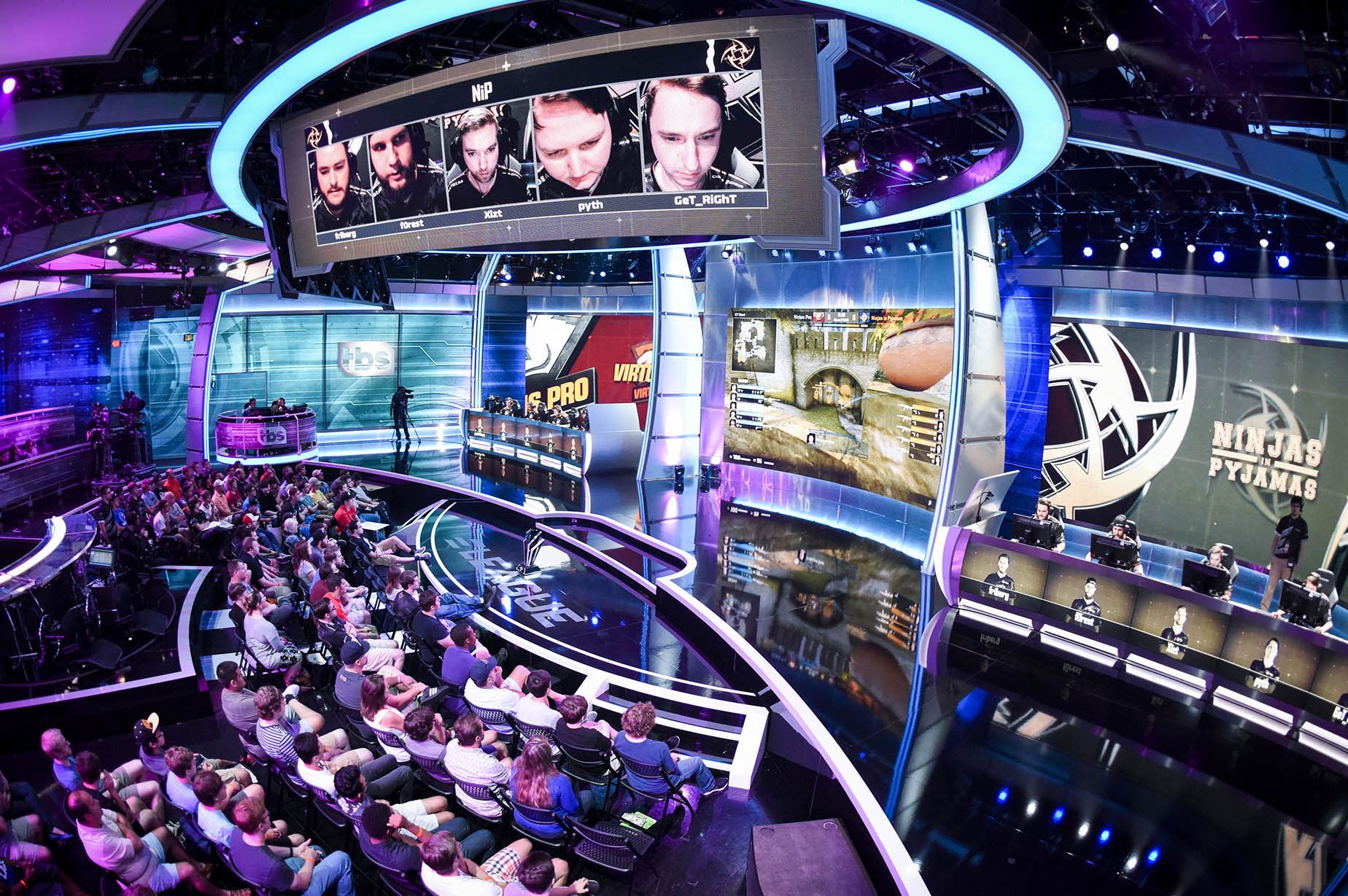 Twitter will stream its first eSports competition, starting today TechCrunch