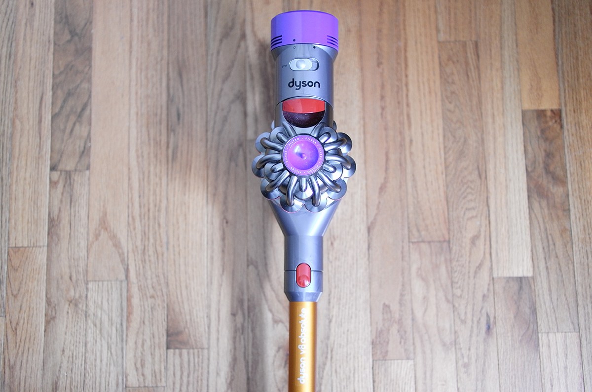 Review Dyson S V8 Absolute Vacuum Can, Dyson Direct Drive Cleaner Head On Hardwood Floors