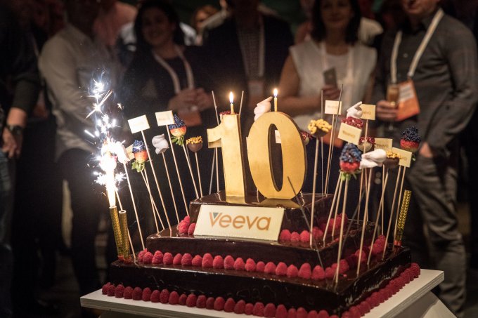 Veeva 10 year anniversary cake