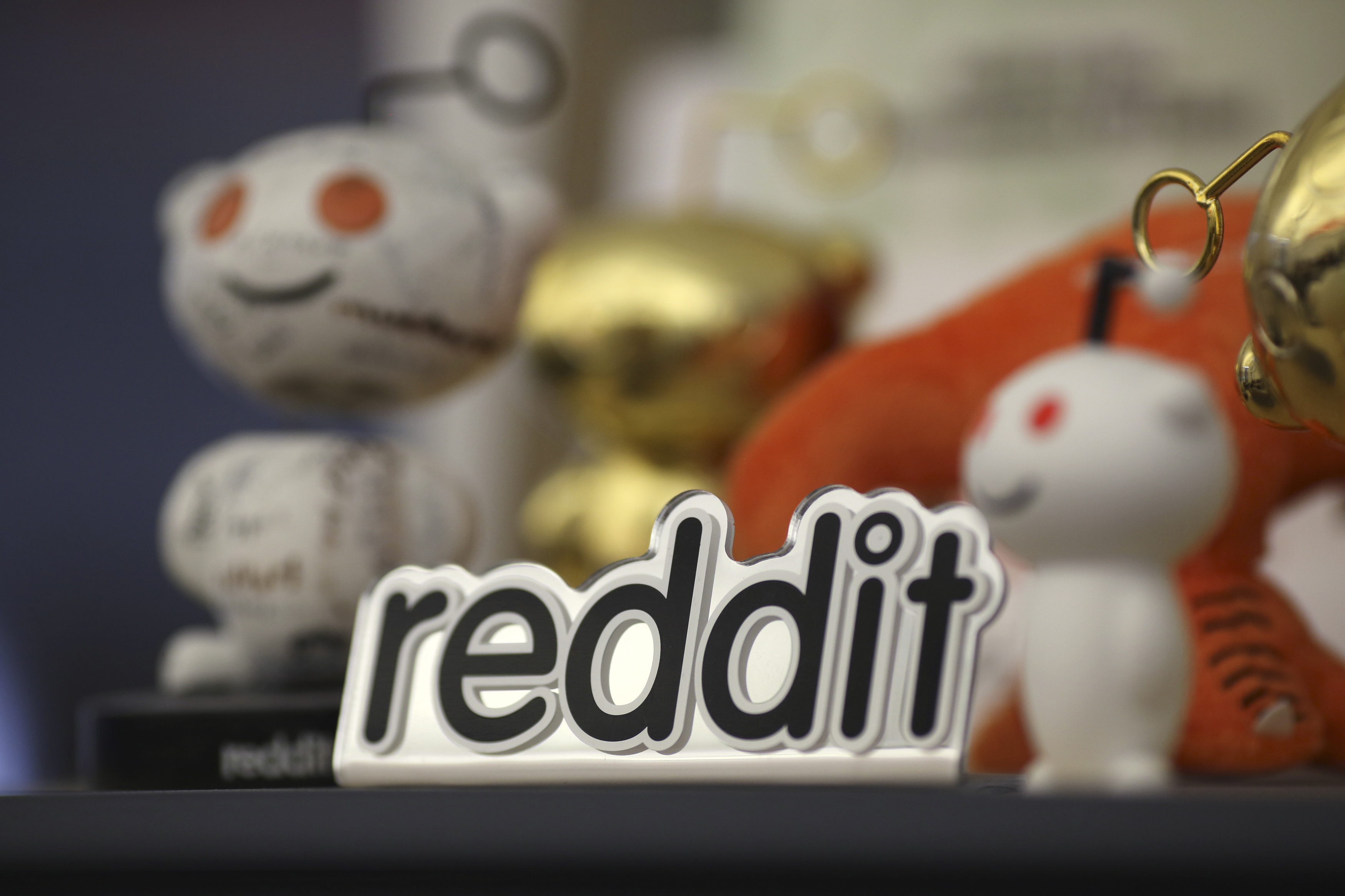 Reddit rolls out its own video platform | TechCrunch