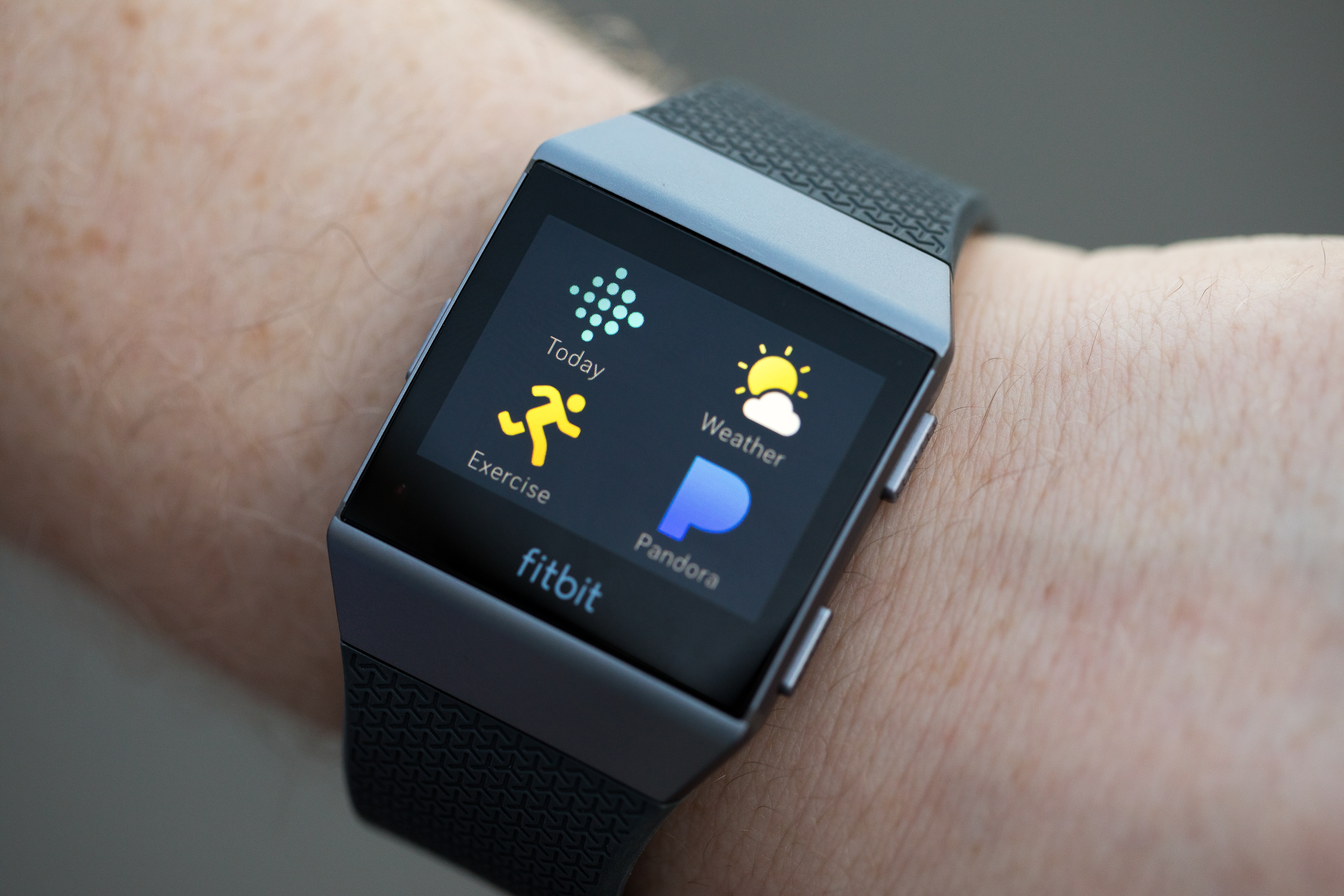 Fitbit Ionic review: Does Fitbit's first smartwatch deliver on its promises?