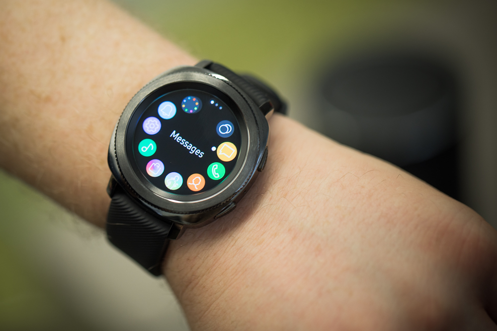 delikat ifølge partiskhed Smaller is better with Samsung's Gear Sport smartwatch | TechCrunch