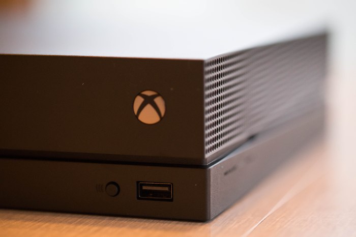 dak Relatie Voorganger The Xbox One X Review: Unboxing and tearing it down | TechCrunch