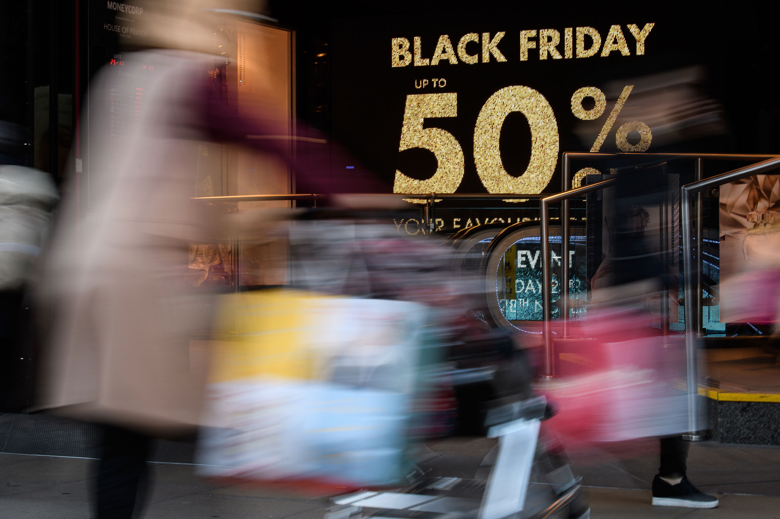 Black Friday Sees Record 7 4b In Online Sales 2 9b Spent Using Smartphones Techcrunch