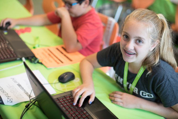 Roblox Follows Minecraft Into The Education Market Tech News Code