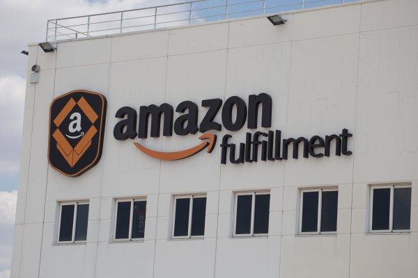 Daily Crunch: Amazon warehouse workers walk out thumbnail