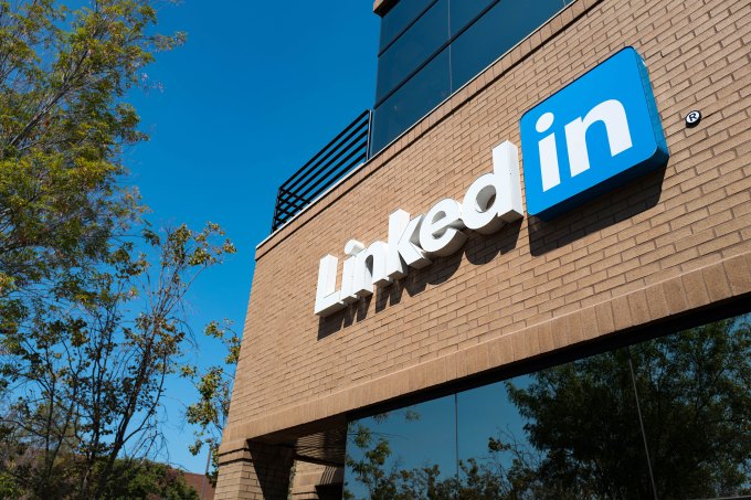 LinkedIn adds polls and live video-based events in a focus on more virtual engagement image