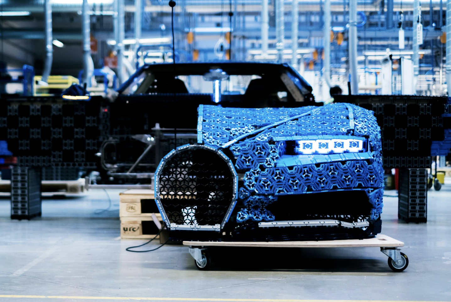nationalisme røre ved Af Gud LEGO built a life size, drivable Bugatti from over a million Technic pieces  | TechCrunch
