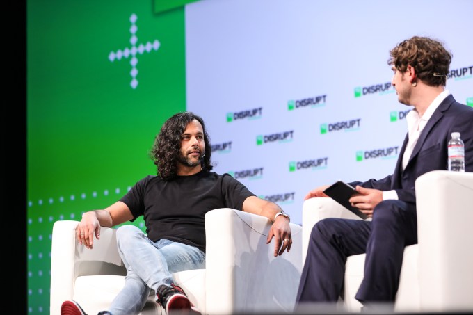 What the $13B E-Trade deal says about Robinhood’s valuation image