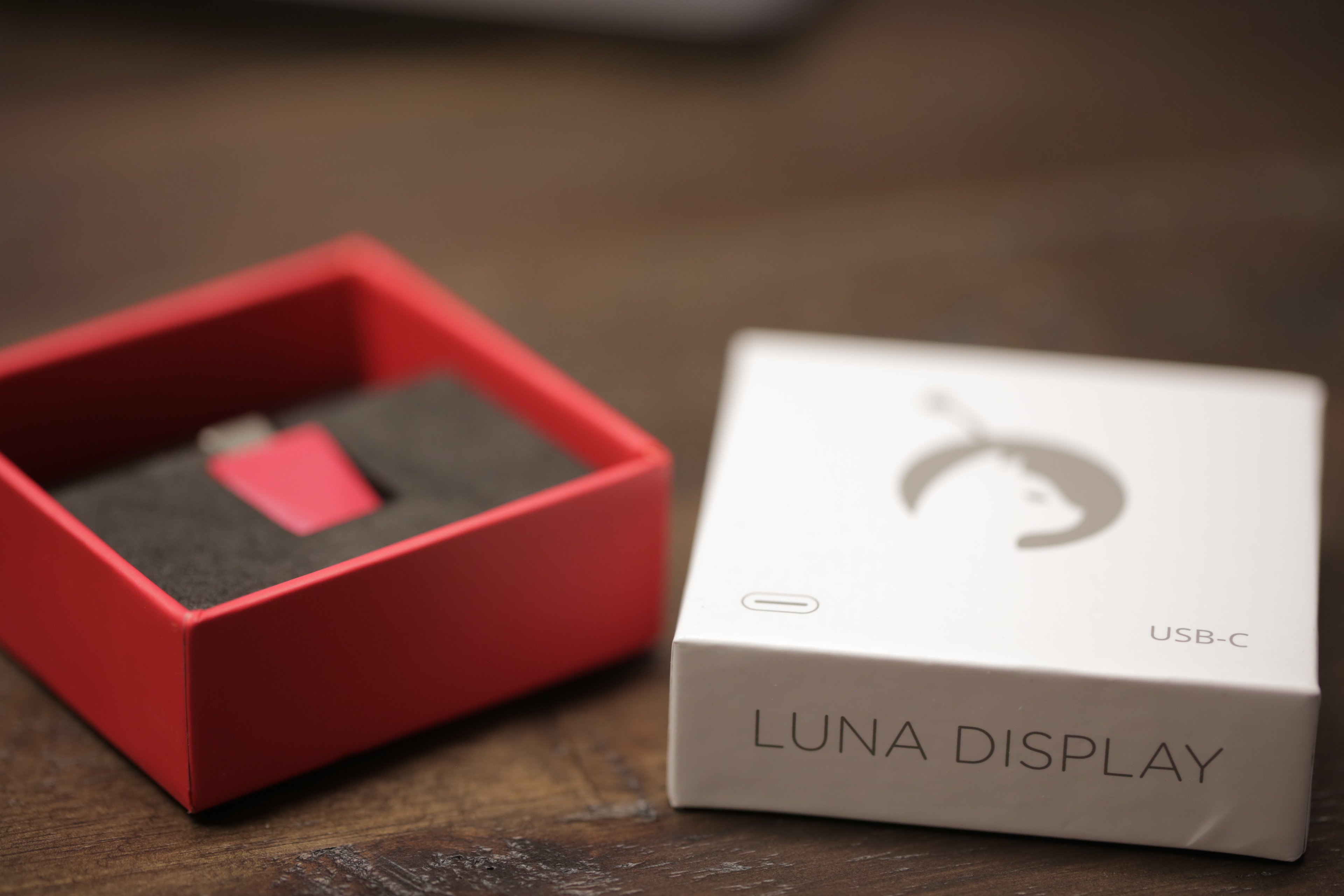 The Luna wireless portable iPad display adapter is now available