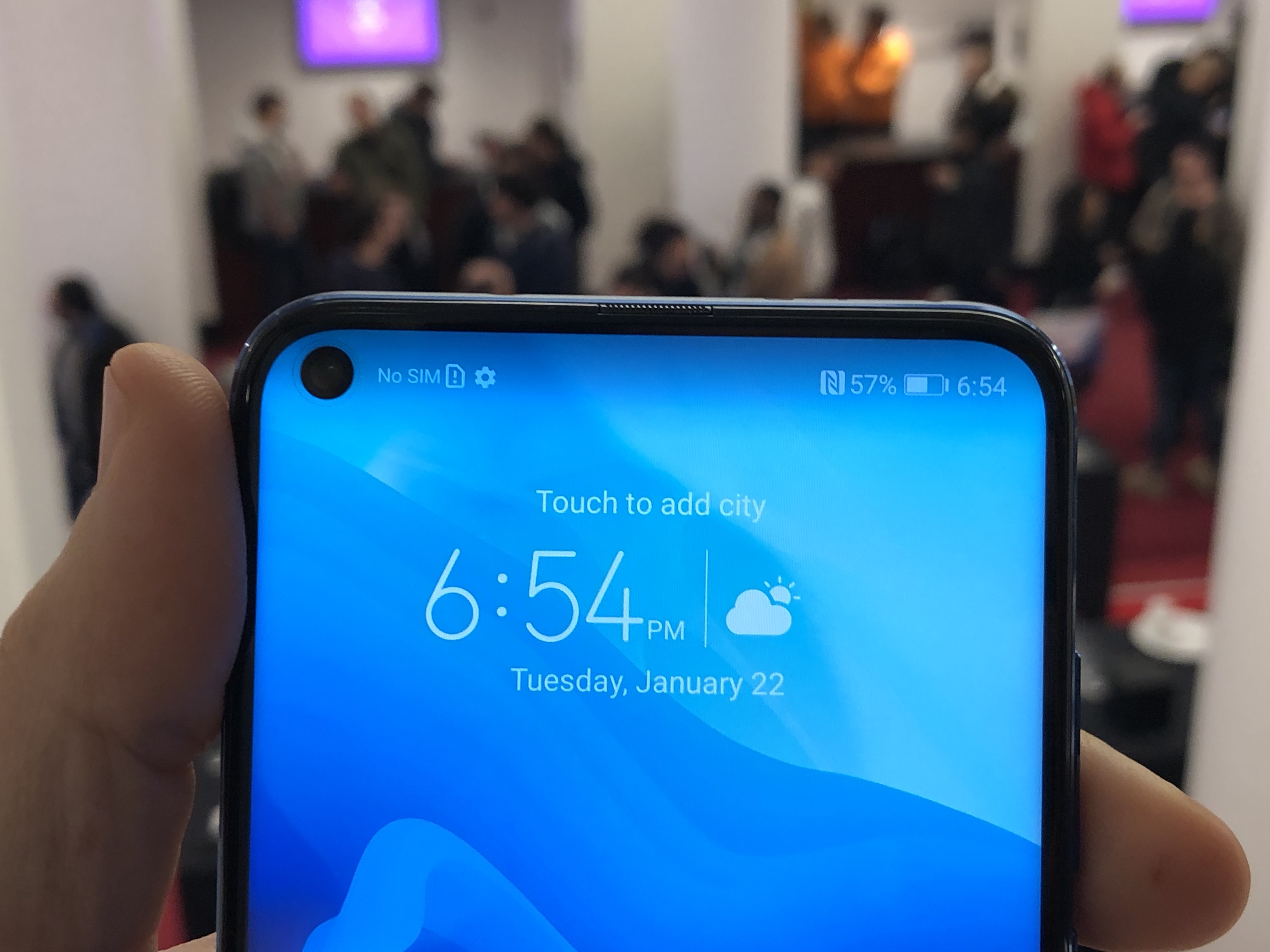 Huawei Honor S Smartphone With A Hole Punch Display Is Real Internet Technology News - roblox scripting and animating a punch ability filtering enabled compatible