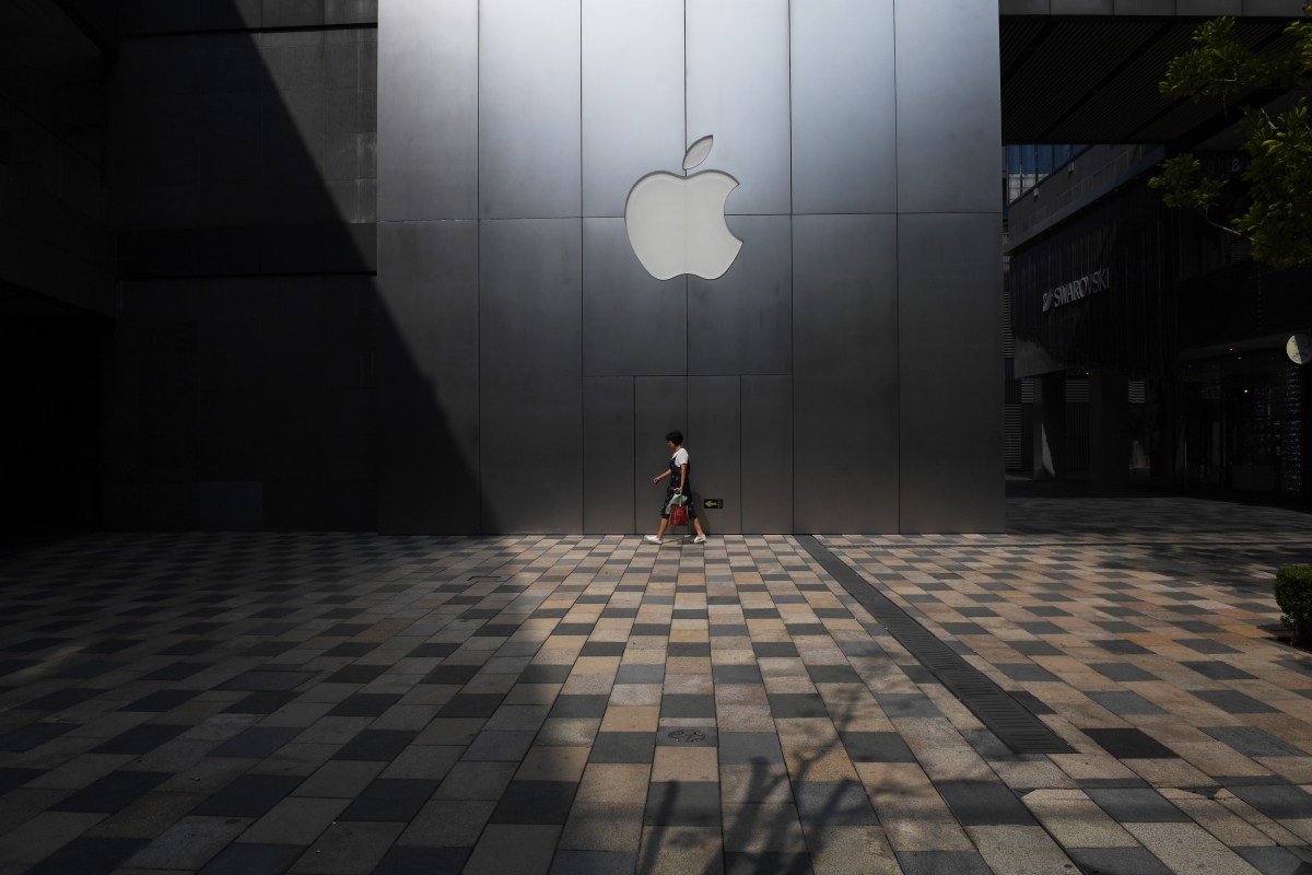 Apple limits AirDrop ‘everyone’ option to 10 minutes in China