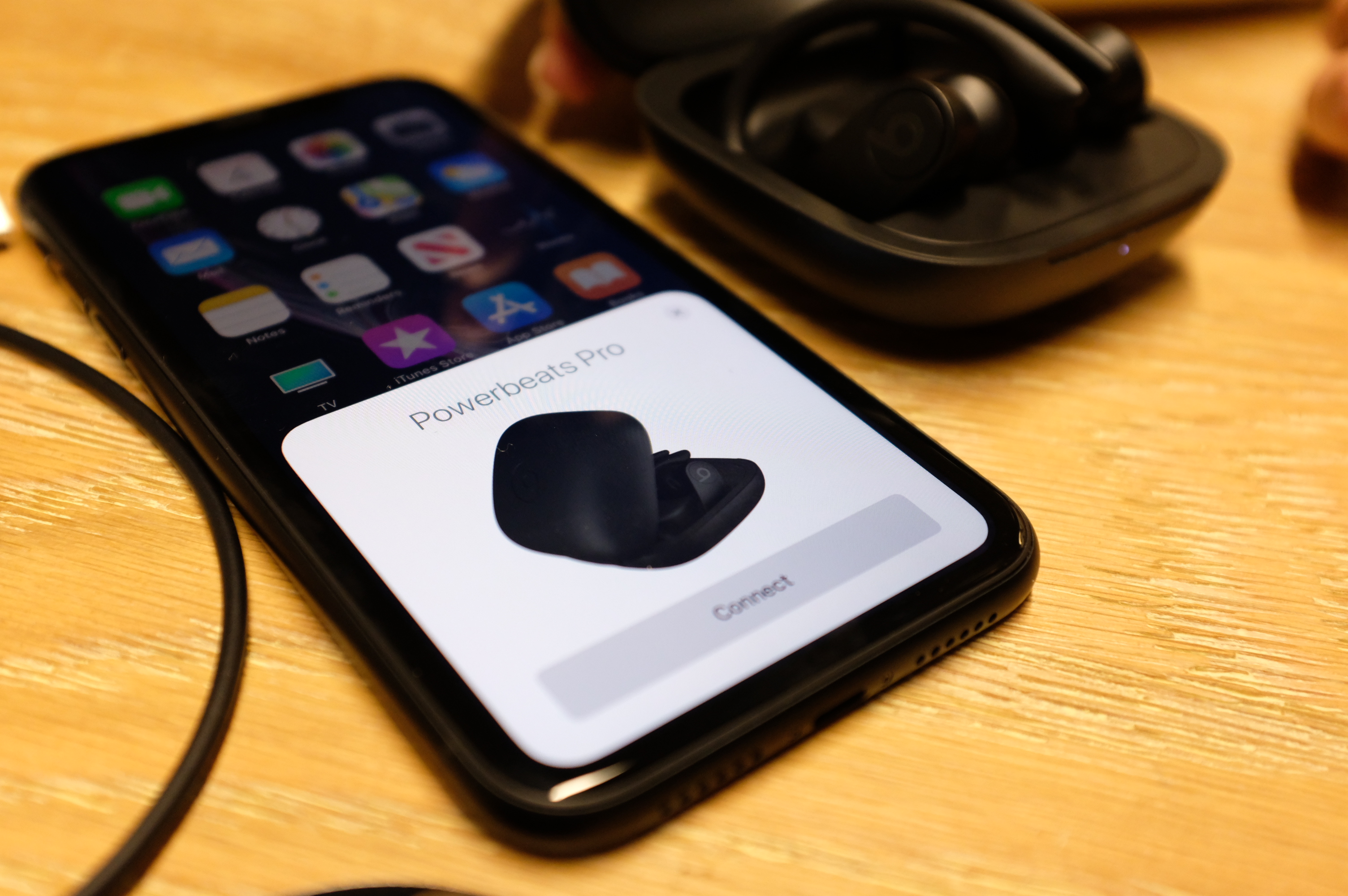 connect powerbeats to phone