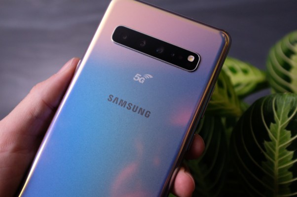 photo of Samsung’s 5G phone hits Verizon, Sprint getting two 5G devices this month image