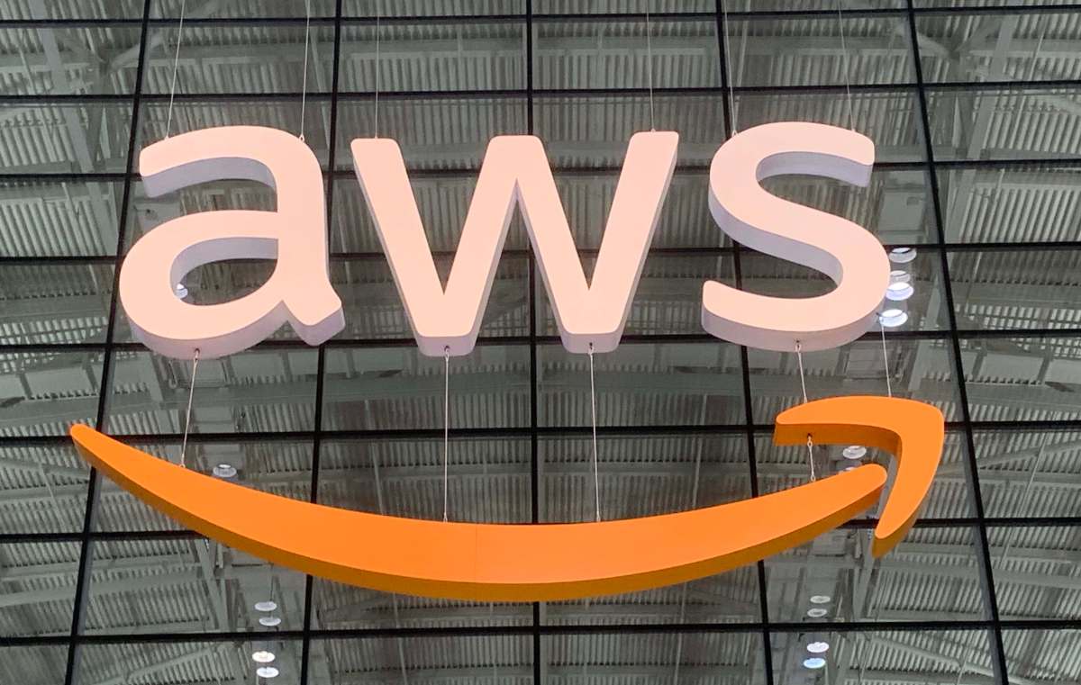 Amazon CloudWorks Internet Monitor lets you track connection-related performance..
