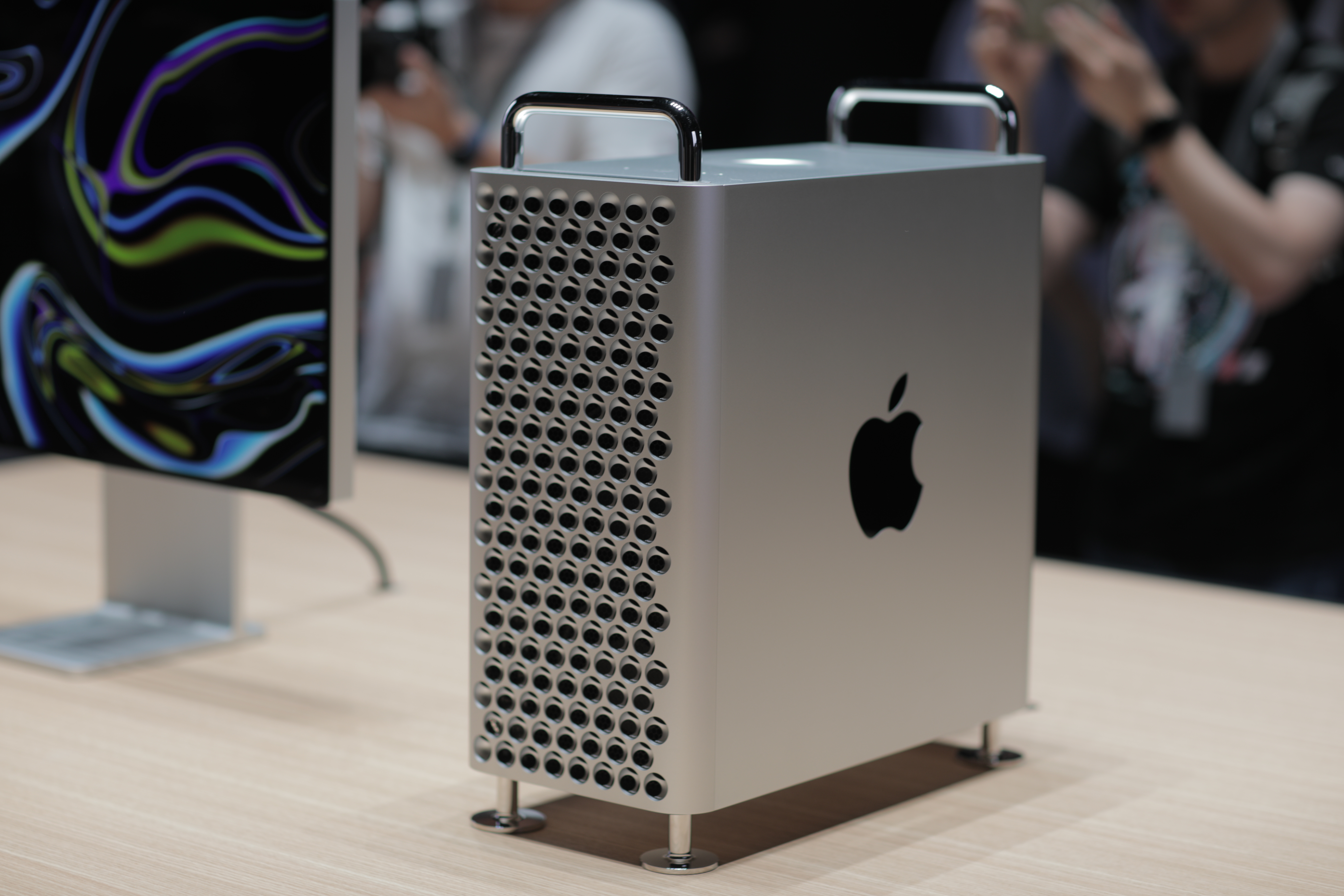 Apple is back to cheese graters because it's hard to upgrade a trash can -  The Verge