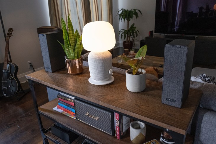 filosofi homoseksuel For en dagstur Sonos and Ikea's Symfonisk wireless speakers are a symphony of sound and  design | TechCrunch