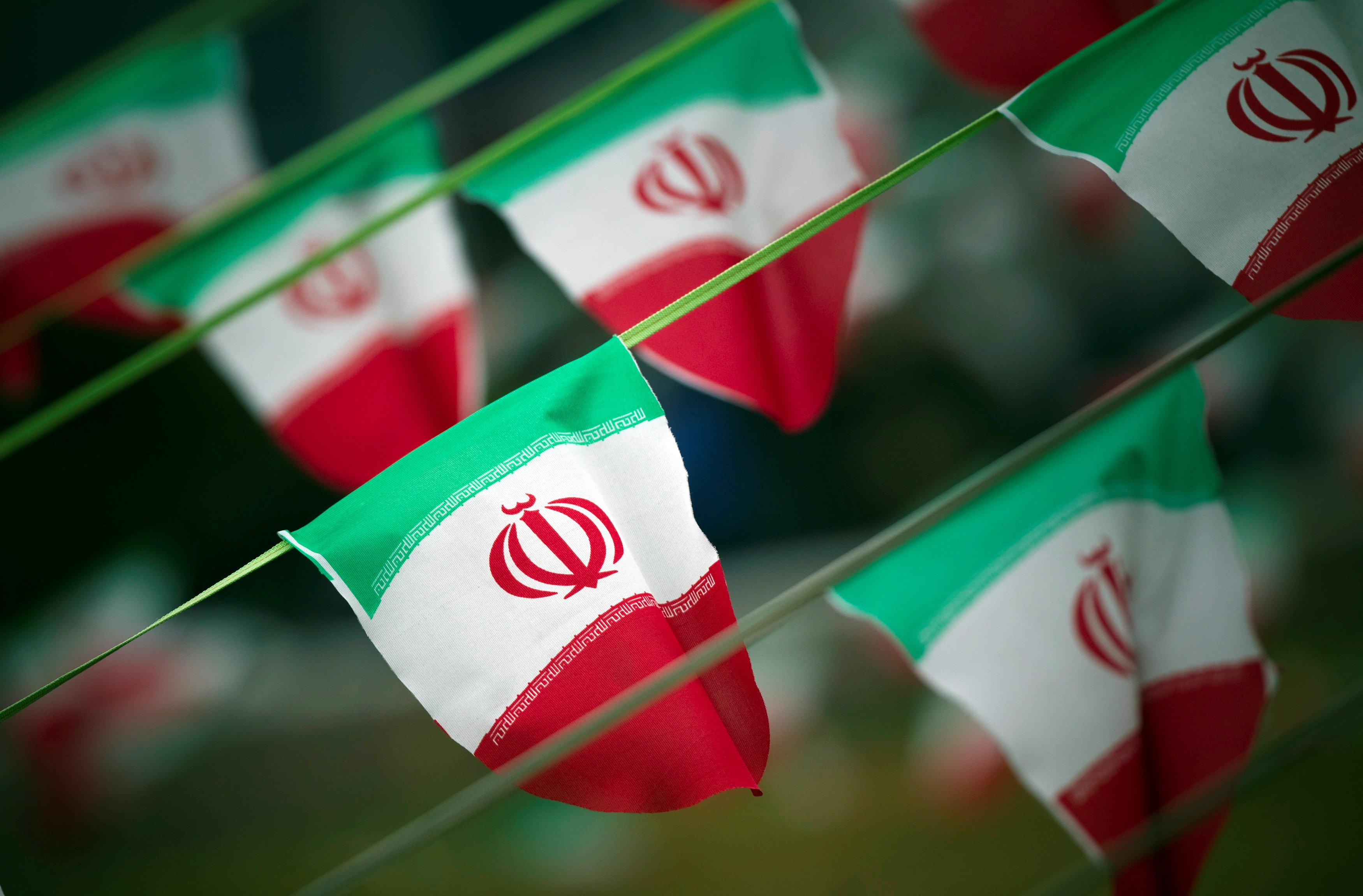 Iran-backed hackers linked to espionage advertising campaign targeting journalists and activists thumbnail