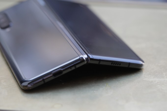 My Galaxy Fold display is damaged after a day image
