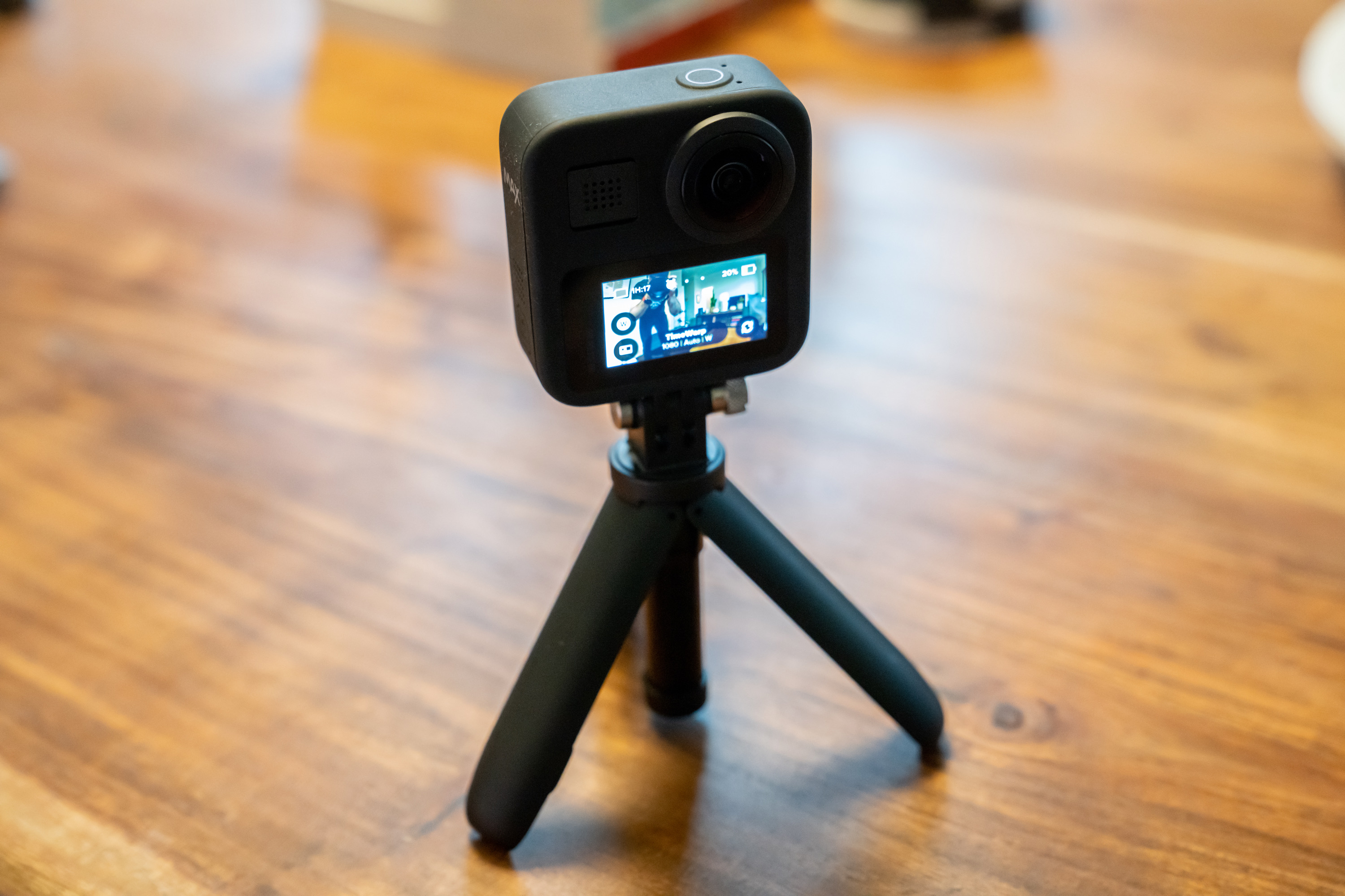 Superficie lunar Autonomía Red The GoPro MAX is the ultimate pocketable travel vlogging camera | TechCrunch