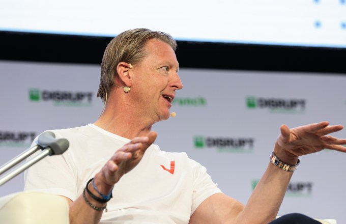 Verizon CEO Hans Vestberg shares his COVID-19 strategy and tactics image