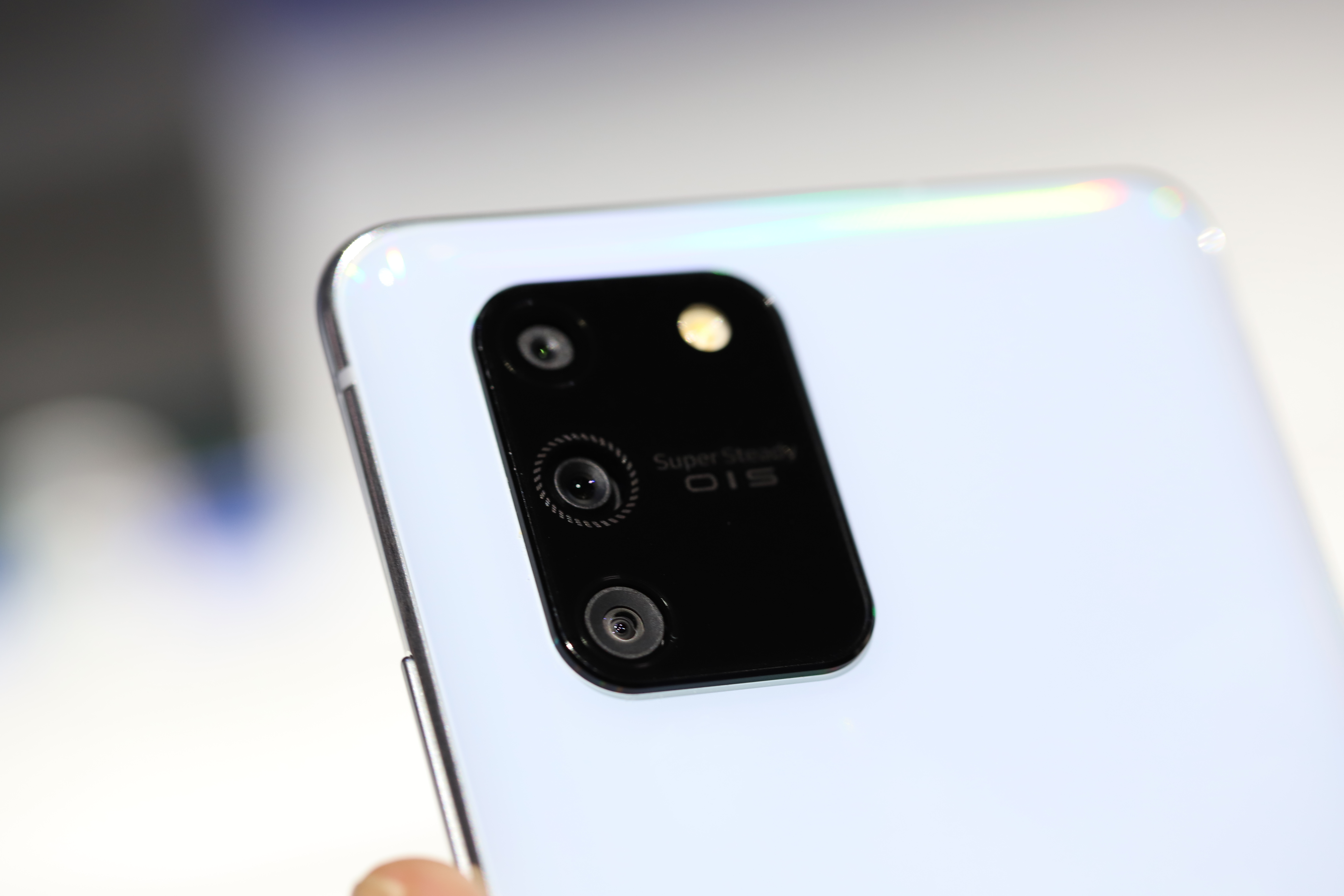 Samsung S Lite Devices Bring The Headphone Jack To Flagship Design Sort Of Internet Technology News - rotate resize tool headphone transparent roblox