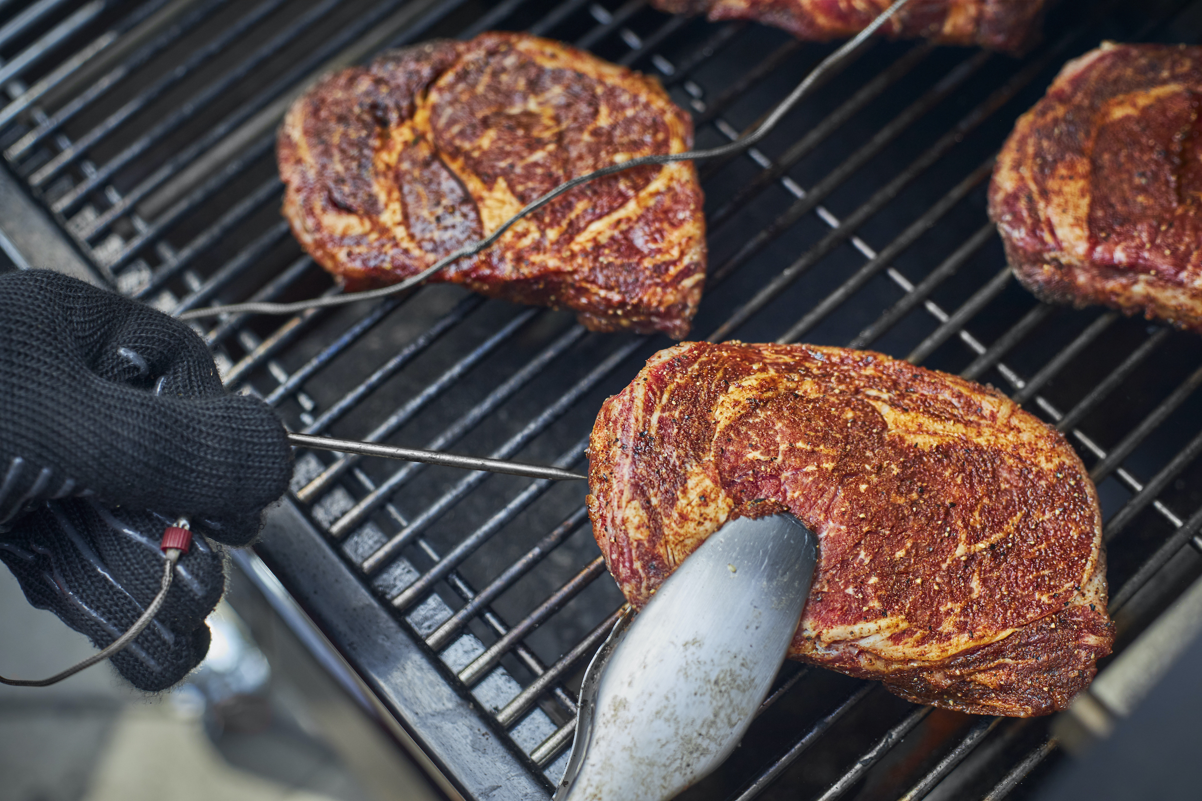 Weber S New Smart Grilling Hub Uses June Tech To Make Everyone A