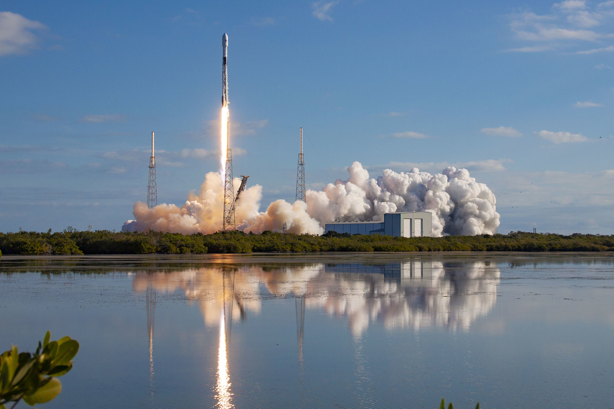 SpaceX Ties Rocket Reuse Record During Starlink Mission