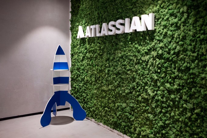 Ahead of its 2015 debut, Atlassian’s IPO deck detailed a financial rocketship image