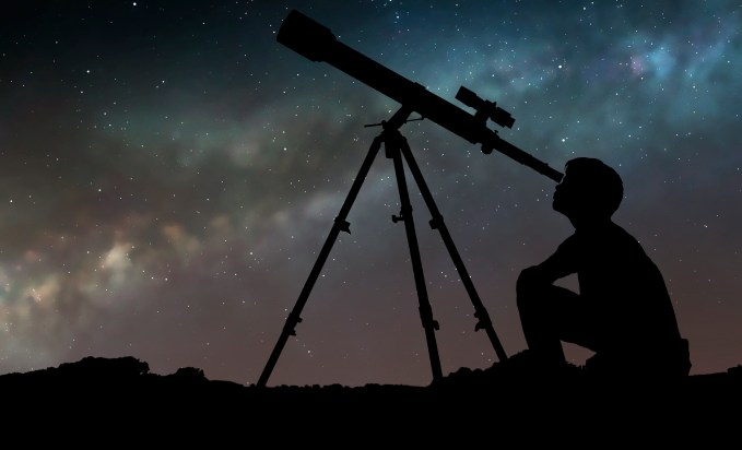 Smart telescope startups vie to fix astronomy's satellite challenge image
