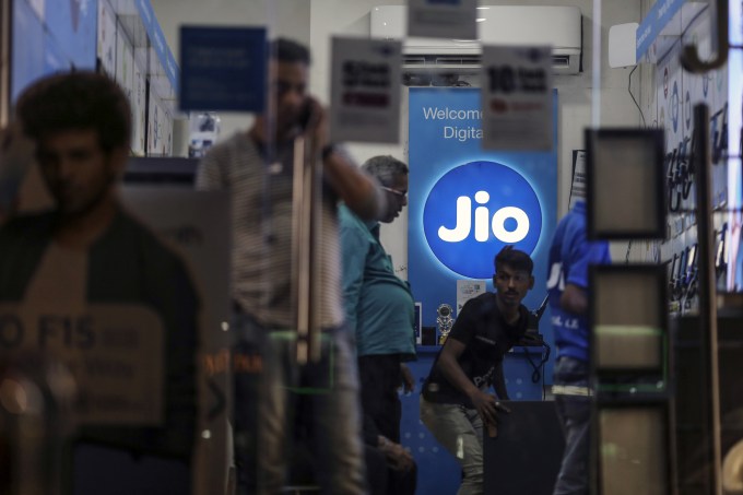 How Reliance Jio Platforms became India's biggest telecom network |  TechCrunch
