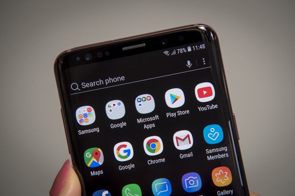Android app icons on the home screen of a Samsung Galaxy S9 smartphone.
