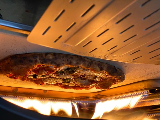 El horno de pizza Koda 16 de Ooni es el raro aparato de cocina que cumple su promesa – TechCrunch