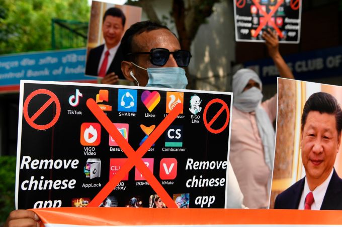 Apple and Google block dozens of Chinese apps in India image