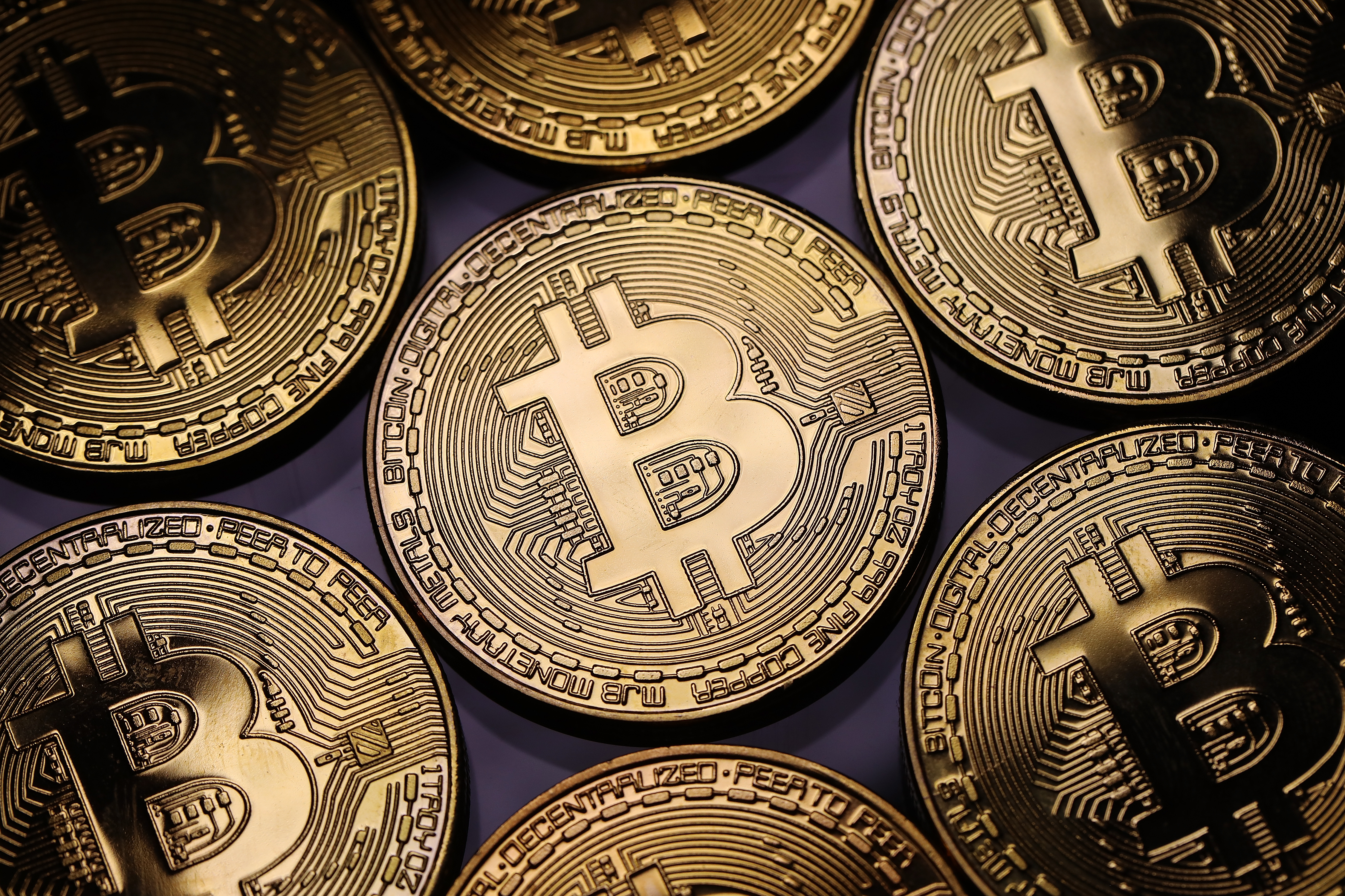 Prekybos bitkoinais pradedantiesiems uk. Bitcoin ar Ethereum – į kurią kriptovaliutą investuoti?