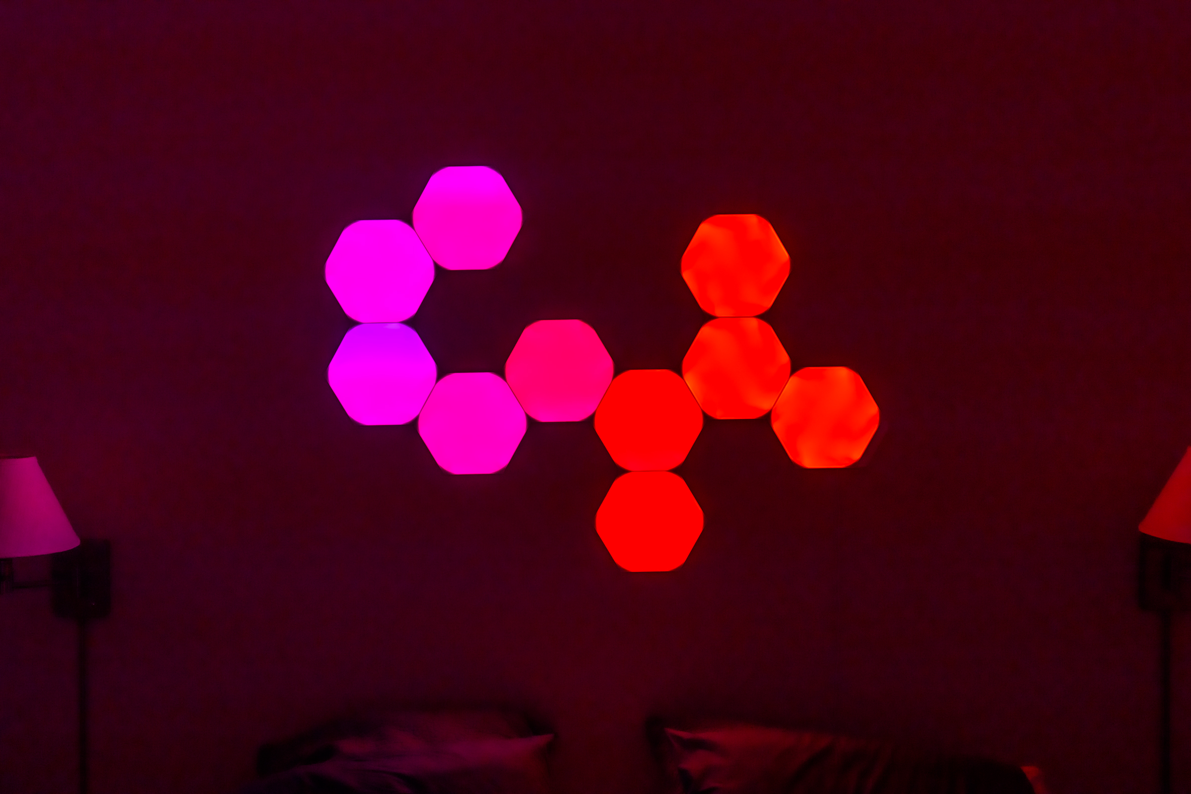 undulate Antage Uskyld Nanoleaf's new Hexagon Shapes are a surprisingly lively and organic  addition to your home decor | TechCrunch