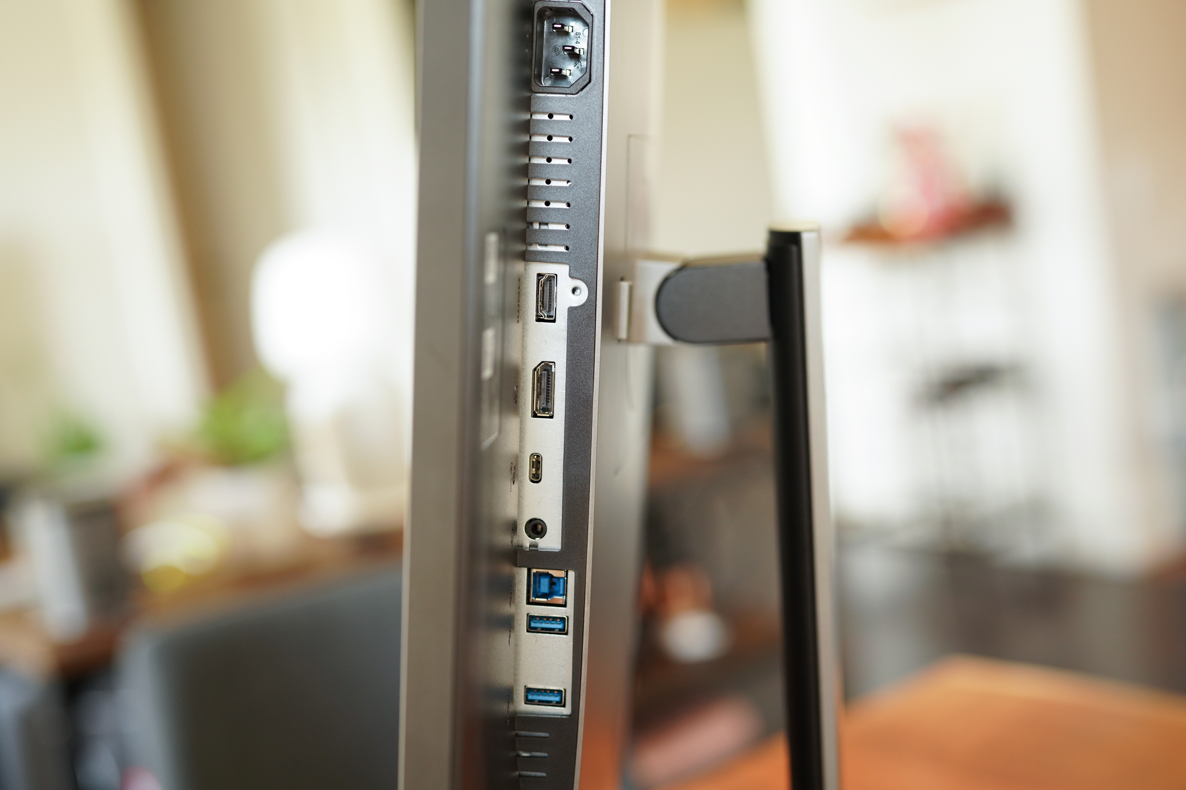 Dell's U3219Q 32-inch 4K monitor provides a perfect home office upgrade |  TechCrunch