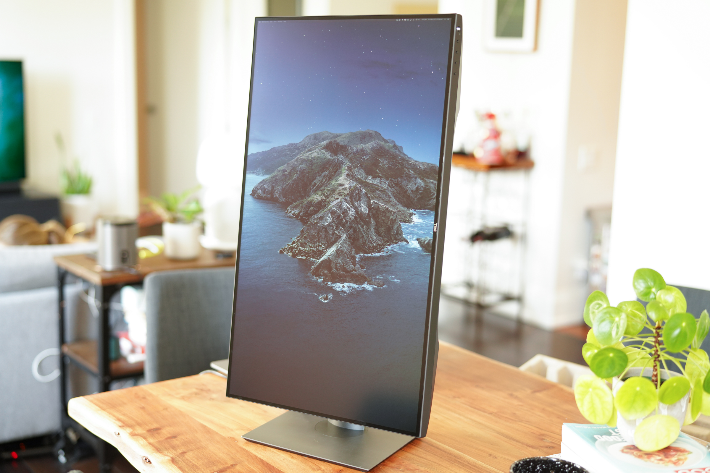 Dell's U3219Q 32-inch 4K monitor provides a perfect home office