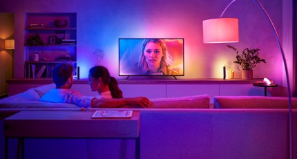 Forenkle præmedicinering lige ud Philips Hue's new Play gradient lightstrip promises a big upgrade for home  entertainment spaces | TechCrunch