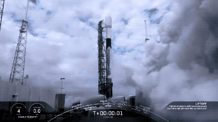 SpaceX launches 60 more satellites during 15th Starlink mission