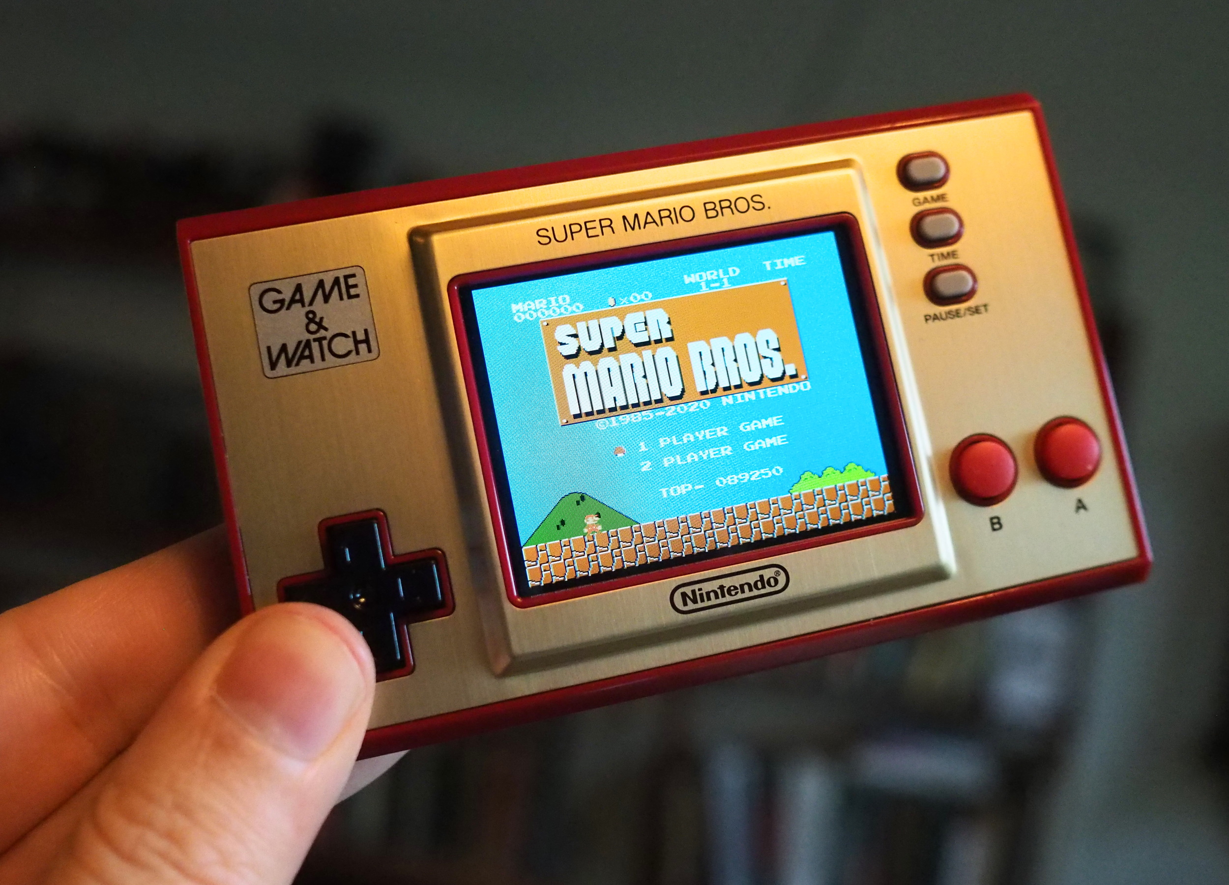 Inaccesible papel Activamente Nintendo's Mario Game & Watch is a choice gaming stocking stuffer |  TechCrunch
