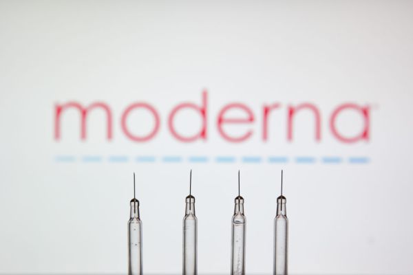 FDA authorizes Moderna’s COVID-19 vaccine for emergency use – TechCrunch